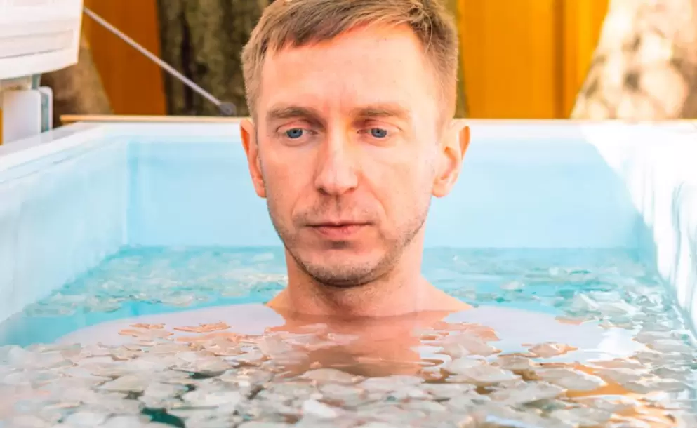 Puede la inmersin en agua fra mejora tu salud mental?