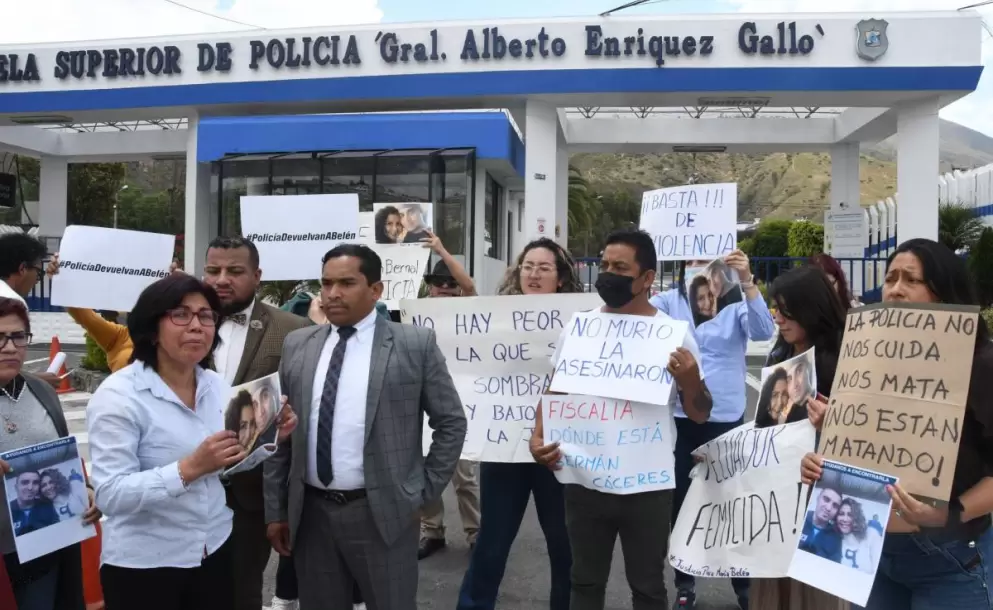 Defensa de Elizabeth Otavalo ha hecho “suposiciones sin fundamentos”, dice madre del teniente Alfonso Camacho