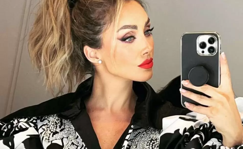 Anahí confiesa que todavía no escucha tras perforar el tímpano