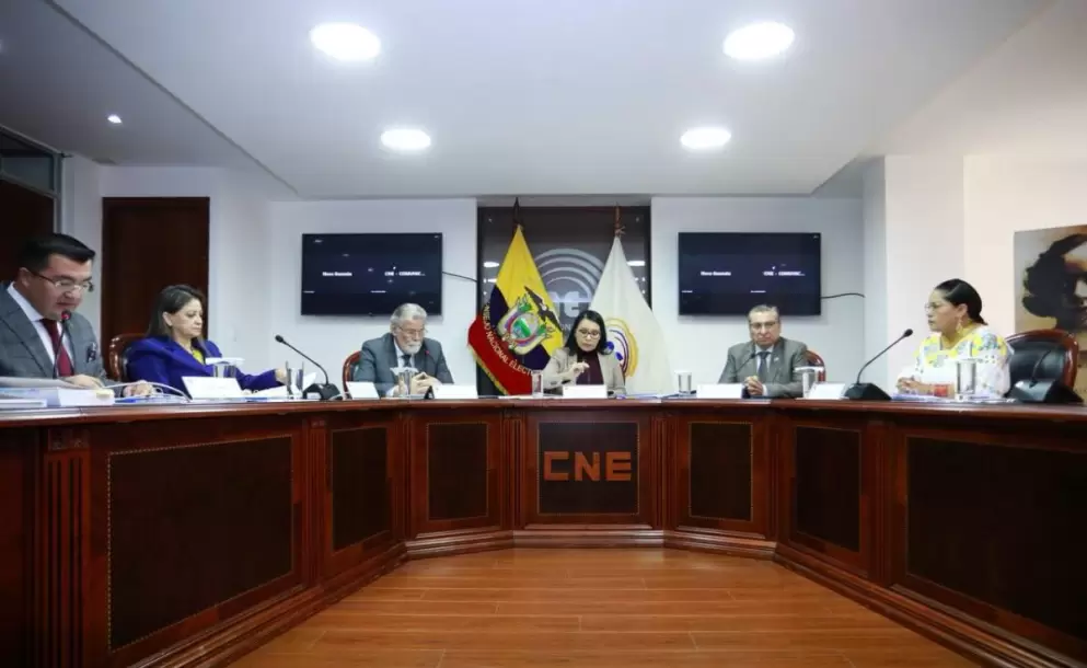 Nulidad de elecciones en el exterior debió aprobarse junto con la nueva fecha de los comicios, dice experto electoral