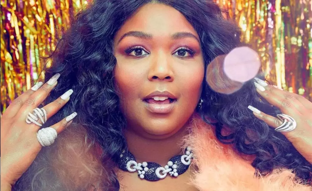 'Nos despedía cuando engordábamos', Lizzo enfrenta acusaciones de otras tres bailarinas