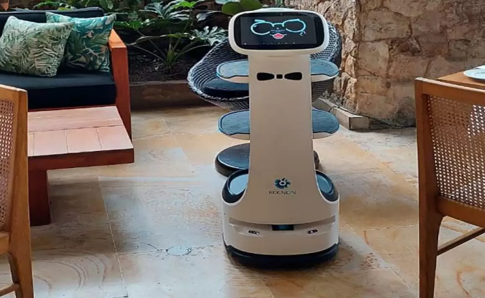 Colombia incorpora el primer robot mesero en un restaurante
