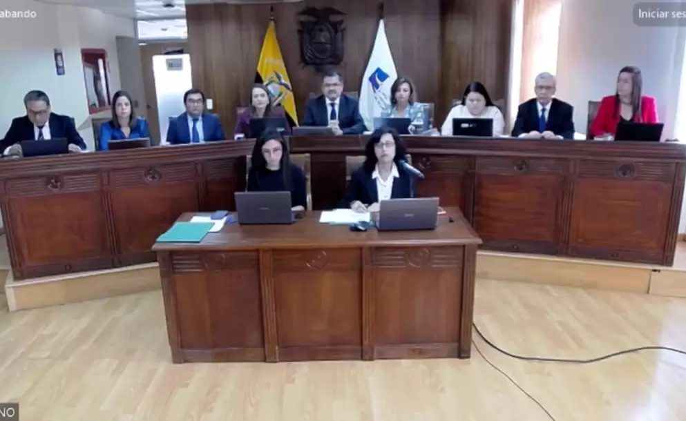 “La CC tiene la atribución de destituir a autoridades de control que incumplan con sus dictámenes”, según abogado constitucionalista