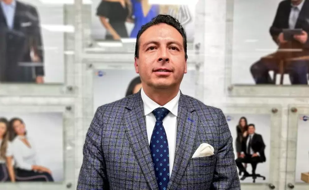 Napolen Santamara, Abogado especialista en temas tributarios.