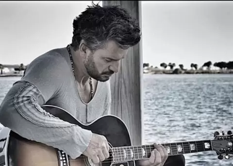 Ricardo Arjona regresar� a los escenarios con "Seco".