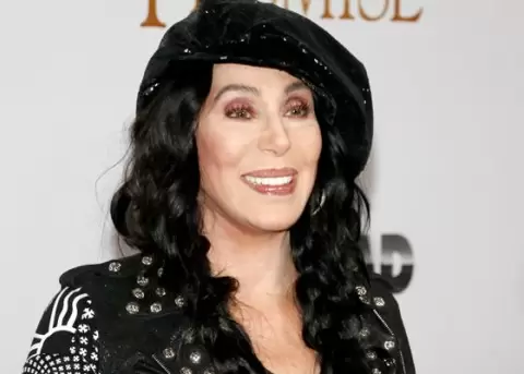 Cher, Elton John y Manuel Turizo compiten con Mariah Carey por la corona de esta Navidad con nuevas canciones o villancicos