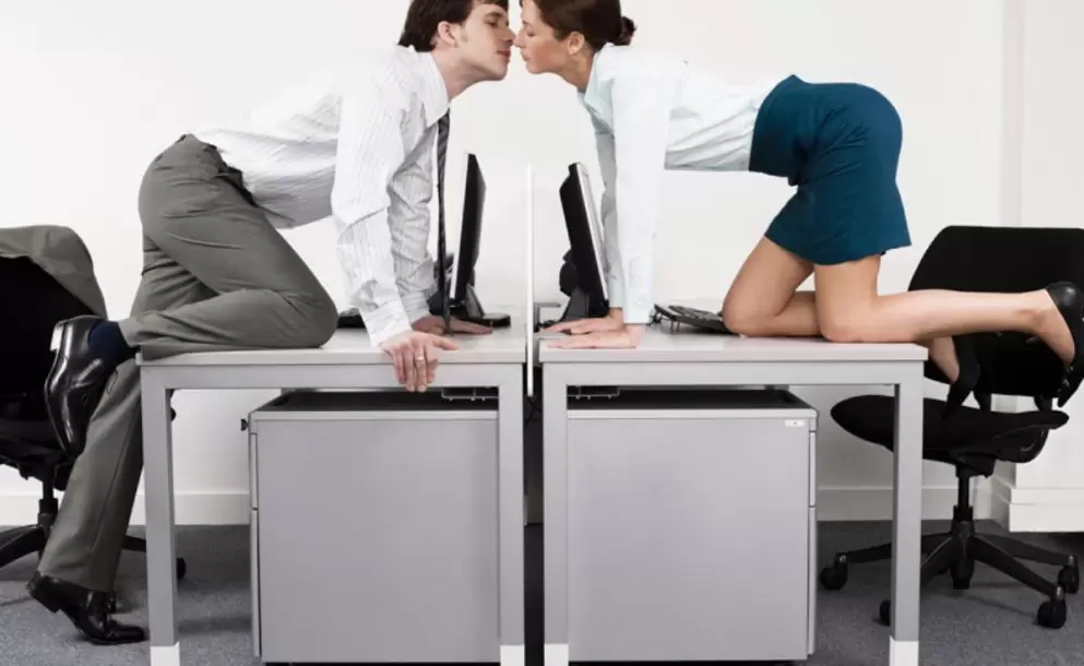 Impacto de los romances en la oficina