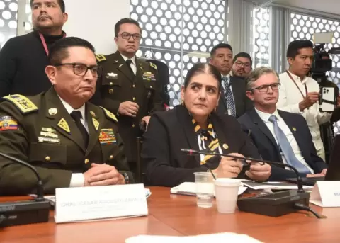 Gobierno insta a la ciudadana a ponerse la camiseta y aceptar el incremento del IVA al 15%