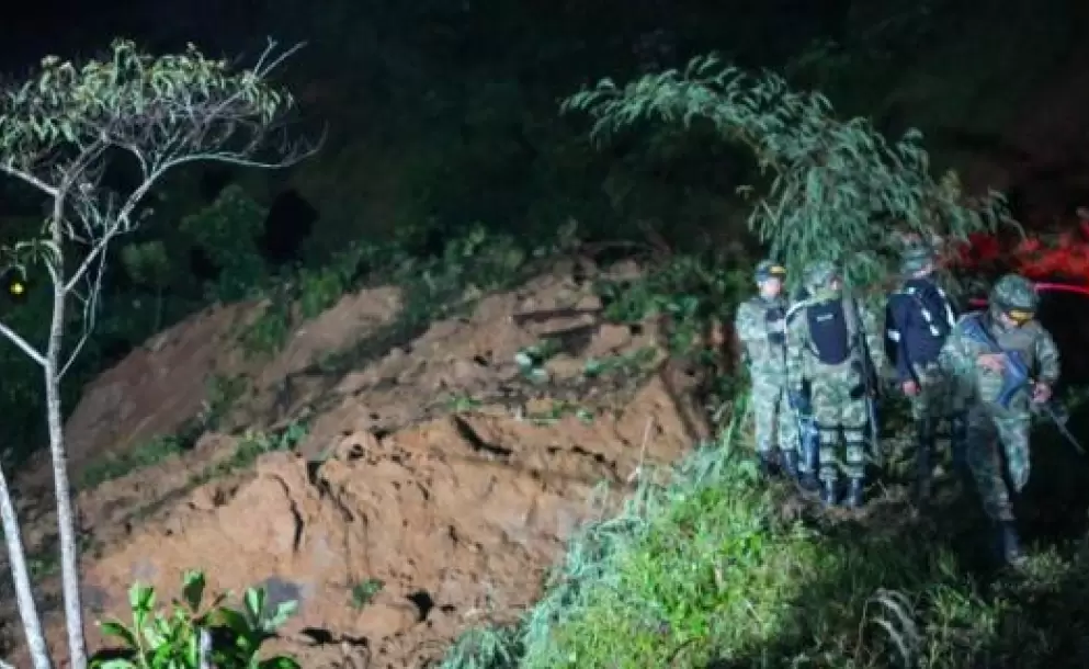 Se eleva a 18 el nmero de muertos en derrumbe en la va Quibd-Medelln en Colombia