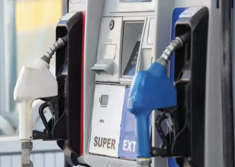 Imagen referencial de la distribuci�n de combustibles en Ecuador.