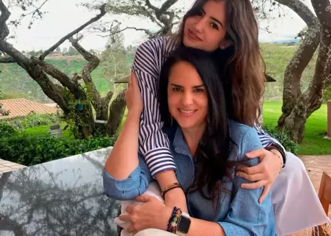 Un caf con mam: Paola Vintimilla y su hija Victoria