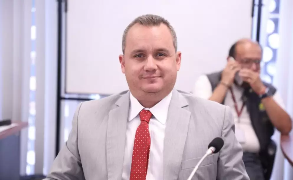 Comisión multipartidista para tratar reformas de la consulta popular designa a Carlos Vera Mora del PSC como su presidente
