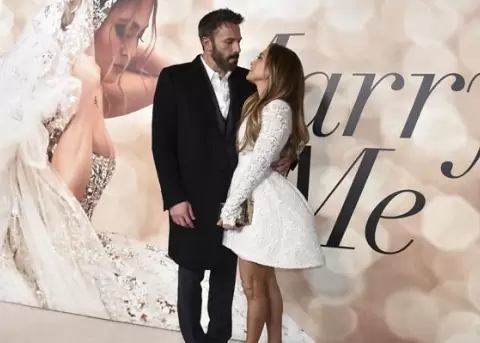 Captan a Ben Affleck sin su anillo de matrimonio en medio de rumores de divorcio
