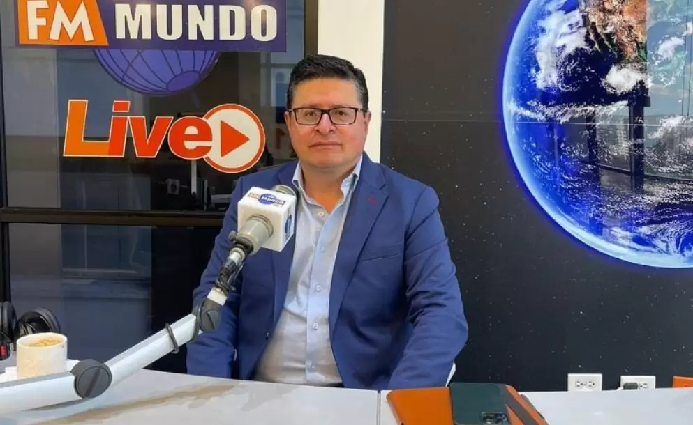 Como un abuso del poder estatal califica Fundamedios a la revocatoria de la visa a la periodista Alondra Santiago