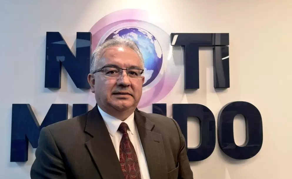 Oficialismo y correísmo le tienen "secuestrado" al Ecuador, afirma analista político