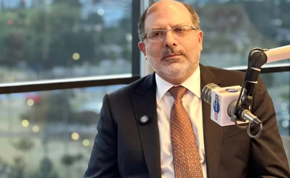 Henry Kronfle asegura que no existen votos para censurar a Salazar y descarta que su renuncia cambie el proceso