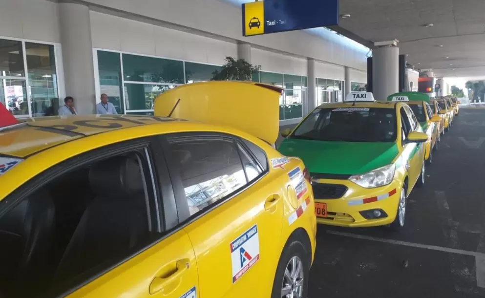 Taxistas insisten en el Reglamento a la Ley de Transporte Terrestre para regular a las plataformas digitales