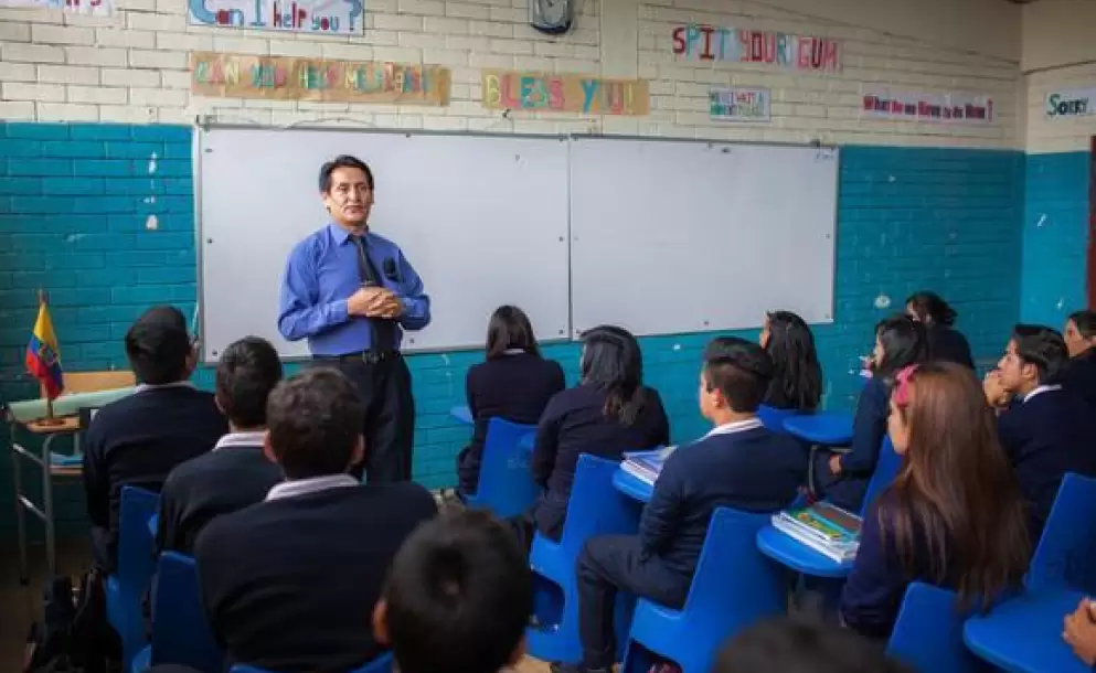 Ministerio de Educacin suspende clases en instituciones educativas de Quito
