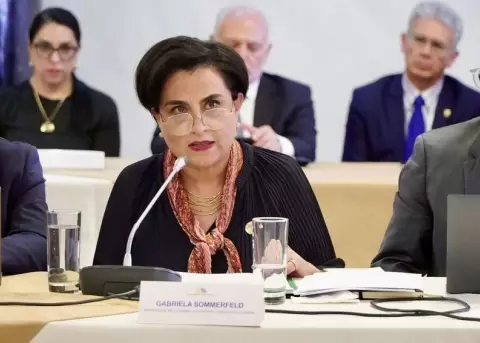 La canciller Gabriela Sommerfeld asegura que las relaciones comerciales y servicios consulares con Mxico siguen con regularidad