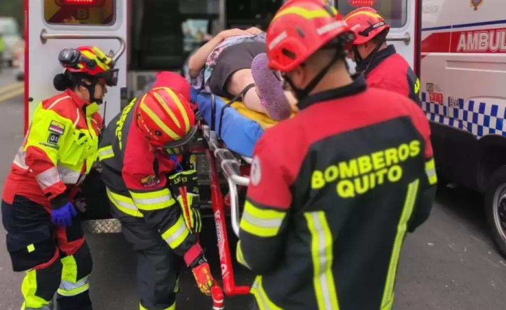 Accidente de tránsito en Tambillo dejó dos muertos y siete heridos, según Bomberos de Quito