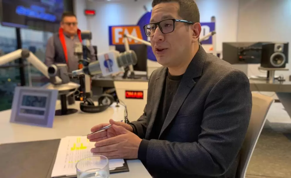 La baja ejecución presupuestaria del Municipio se verá reflejada en menos obras para Quito, alerta concejal Andrés Campaña