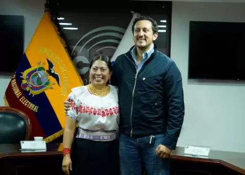 Wilson Gmez e Ins Daz, del partido SUMA, el 16. binomio presidencial calificado por el Consejo Nacional Electoral