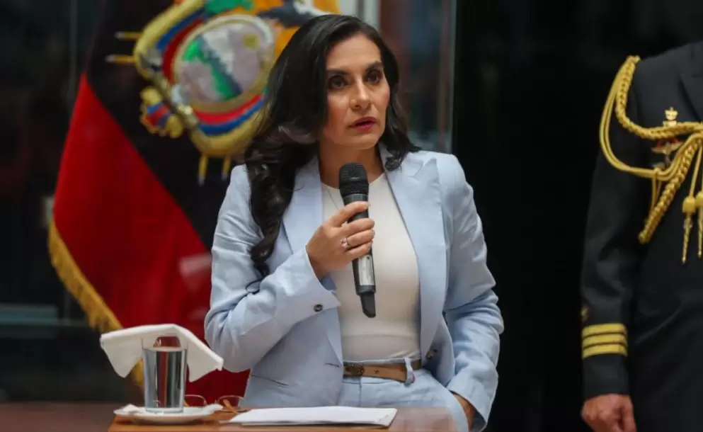 Cuatro candidatos presidenciales rechazan la suspensin de Vernica Abad dictaminada por el Ministerio de Trabajo