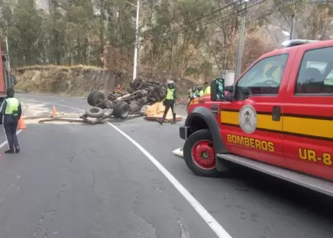 Habilitan la avenida Simn Bolvar en Quito tras accidente de trnsito que dej dos muertos