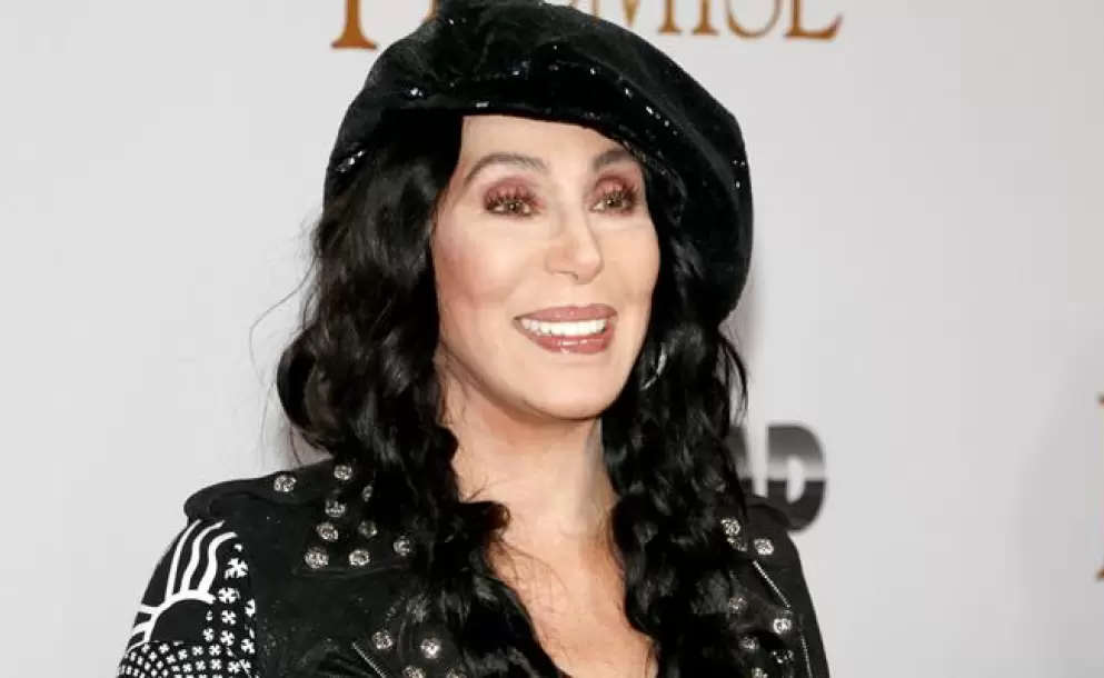 Cher reveló que Gene Simmons le dijo que la amaba tras solo una cita