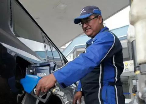 Nuevos precios de las gasolinas extra y ecopa�s rigen desde este 12 de enero