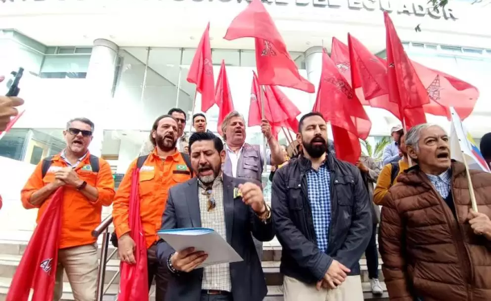 Trabajadores petroleros plantean accin de incumplimiento para frenar la delegacin de campo Sacha a consorcio liderado por Sinopec