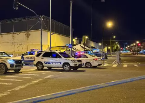 Exteriores de la c�rcel de Machala.