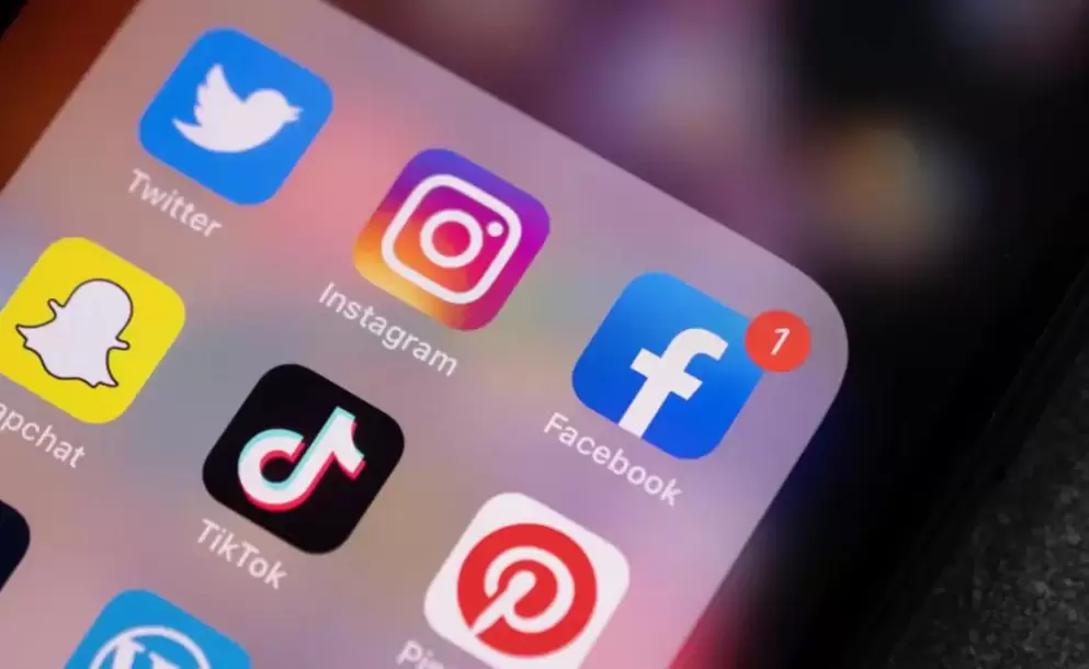 En EE.UU. se aprueba una ley para que las tiendas de apps verifiquen la edad de los usuarios