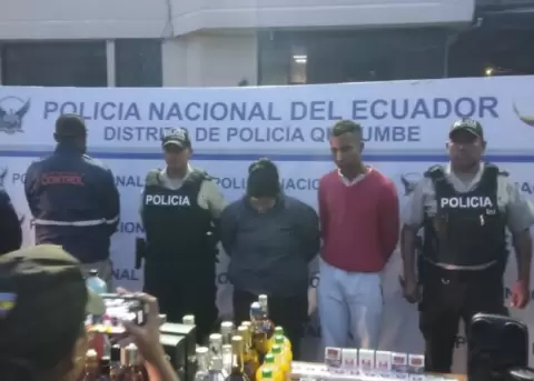 AMC clausuró dos licorerías con 50 botellas de alcohol adulterado y 71 dosis de cocaína