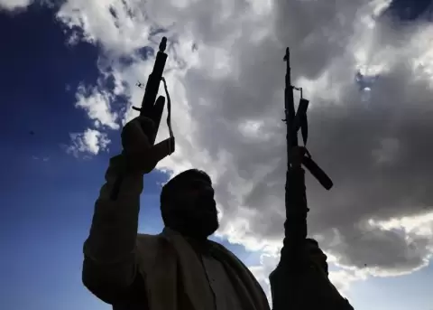 Los hutíes del Yemen afirman haber derribado un caza estadounidense en el mar Rojo