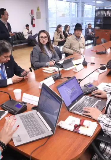 Avanza reforma constitucional para permitir bases militares extranjeras en Ecuador