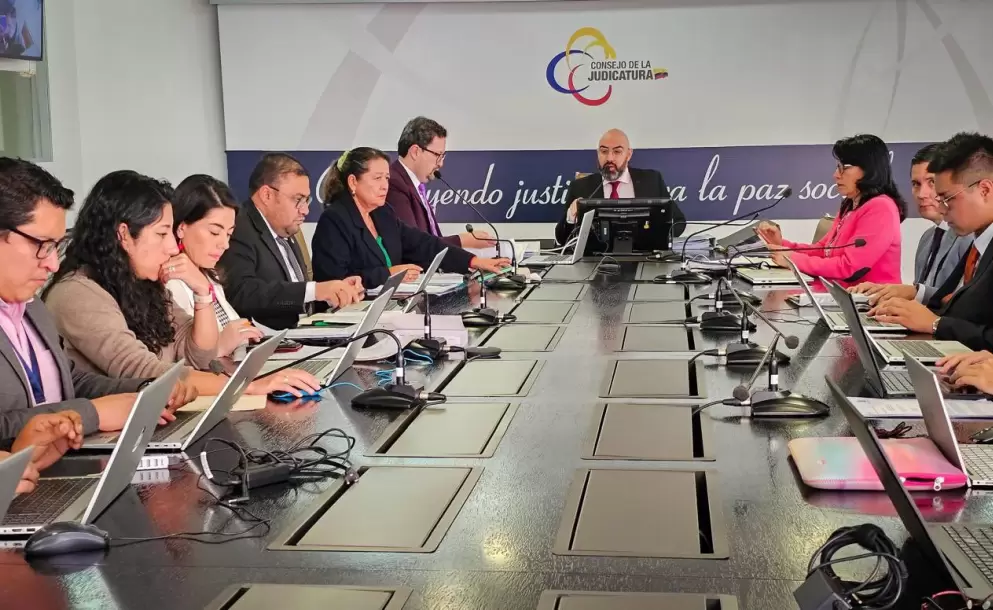 Con tres vocales, la Judicatura aprob el reglamento de jueces constitucionales.