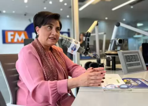 El Gobierno cumple con su agenda en Emiratos Árabes, en la gira internacional.