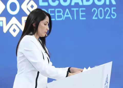 Luisa González, excandidata presidencial de por RC-Reto, durante el debate organizado por el CNE.