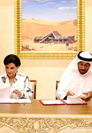 Gabriela Sommerfeld, canciller de la República, y Ahmed Al Sayegh, ministro de Estado de Emiratos Árabes Unidos.