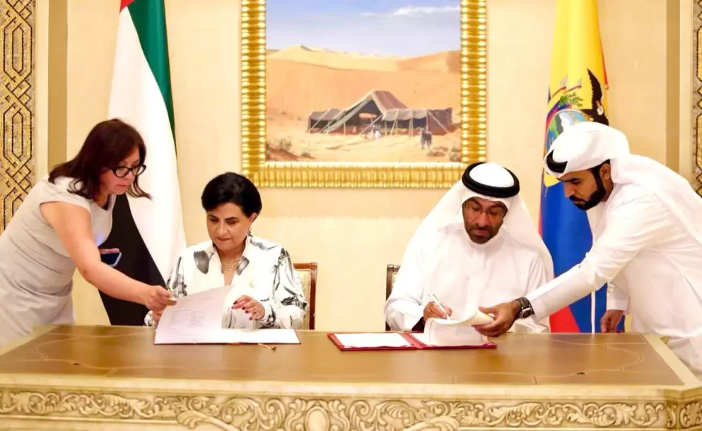 Gabriela Sommerfeld, canciller de la Repblica, y Ahmed Al Sayegh, ministro de Estado de Emiratos rabes Unidos.