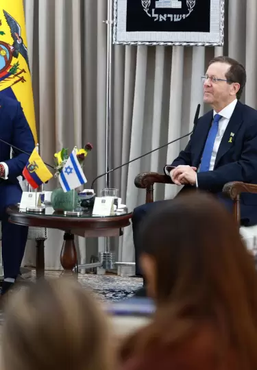 El presidente Daniel Noboa, durante una reunión bilateral con el presidente de Israel, Issac Herzog.