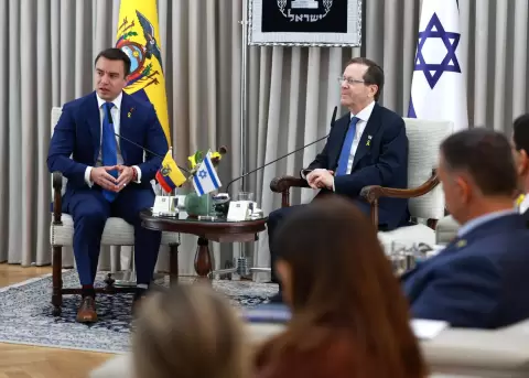 El presidente Daniel Noboa, durante una reunión bilateral con el presidente de Israel, Issac Herzog.