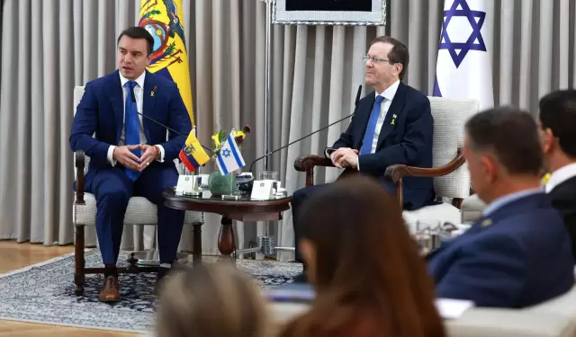 El presidente Daniel Noboa, durante una reunión bilateral con el presidente de Israel, Issac Herzog.