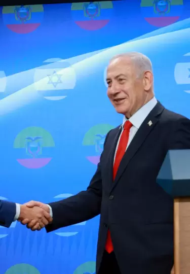 El presidente Daniel Noboa saluda con Benjamn Netanyahu, primer ministro de Israel.