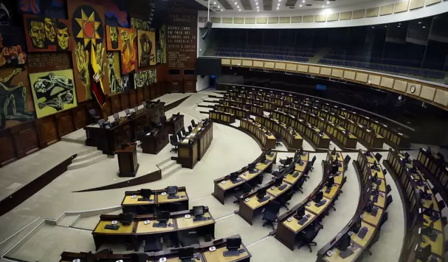 Un grupo de juristas integrantes de Foro por La Democracia advierten de un clima de incertidumbre e inestabilidad ante la propuesta del Gobierno