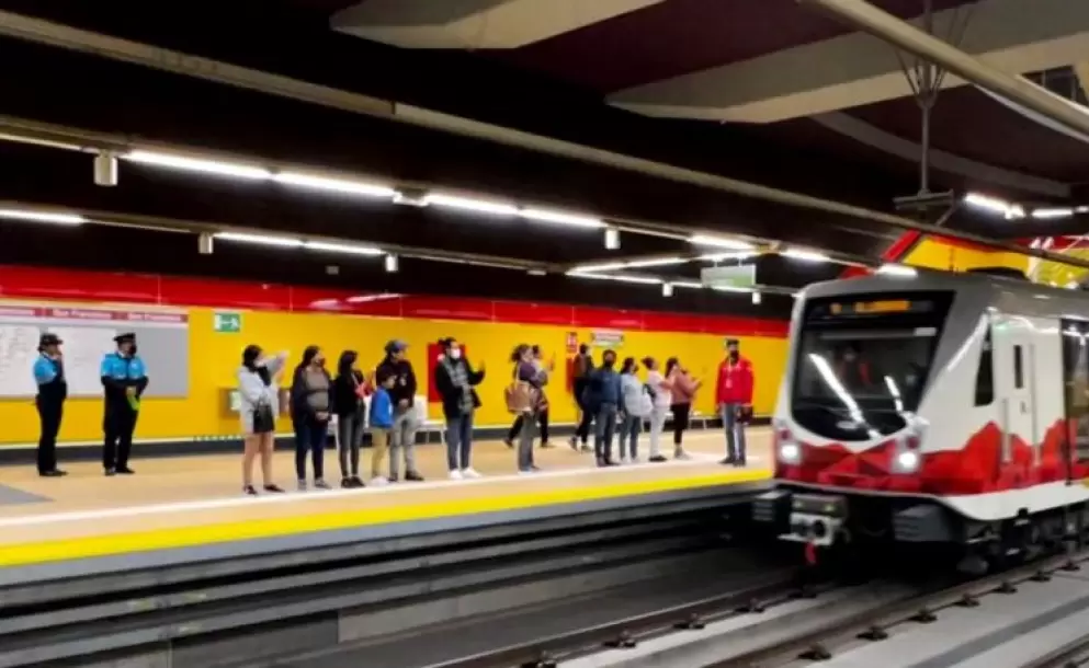 Falla en puerta de tren interrumpe momentneamente el servicio del Metro de Quito