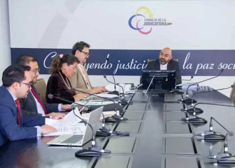 El Consejo de la Judicatura destituyó a cuatro jueces sentenciados por su vinculación con una organización delictiva.