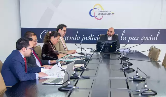 El Consejo de la Judicatura destituyó a cuatro jueces sentenciados por su vinculación con una organización delictiva.