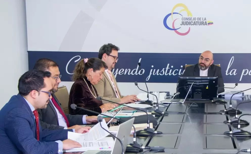 El Consejo de la Judicatura destituy a cuatro jueces sentenciados por su vinculacin con una organizacin delictiva.